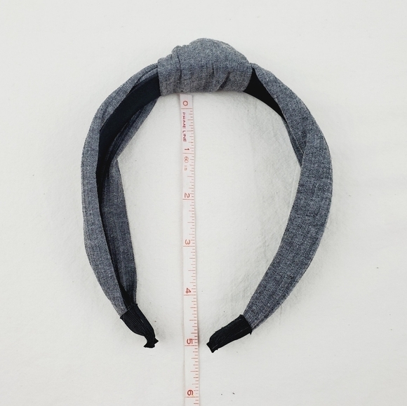 Non-Slip soft fabric knotted headband - Picture 8 of 9